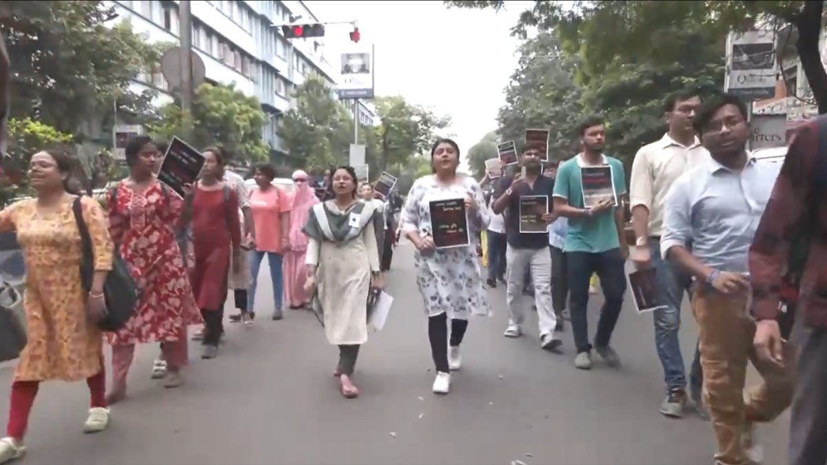 Kolkata Rape-Murder Case: Senior Doctors Meet CP After Summons Over RG Kar Incident, Rally Halted By Police; VIDEO