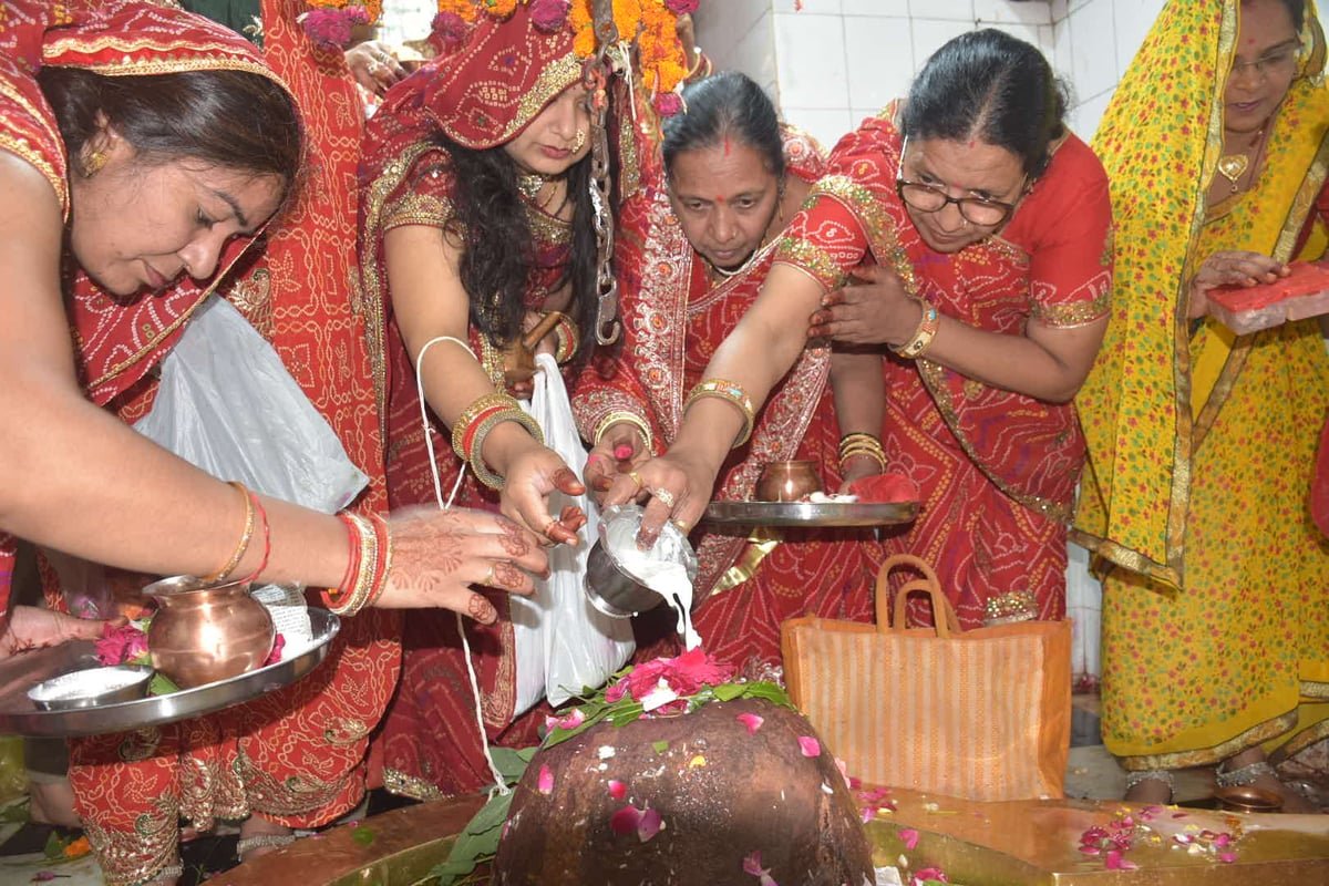 Women Celebrate Hartalika Teej With Grandeur In Indore