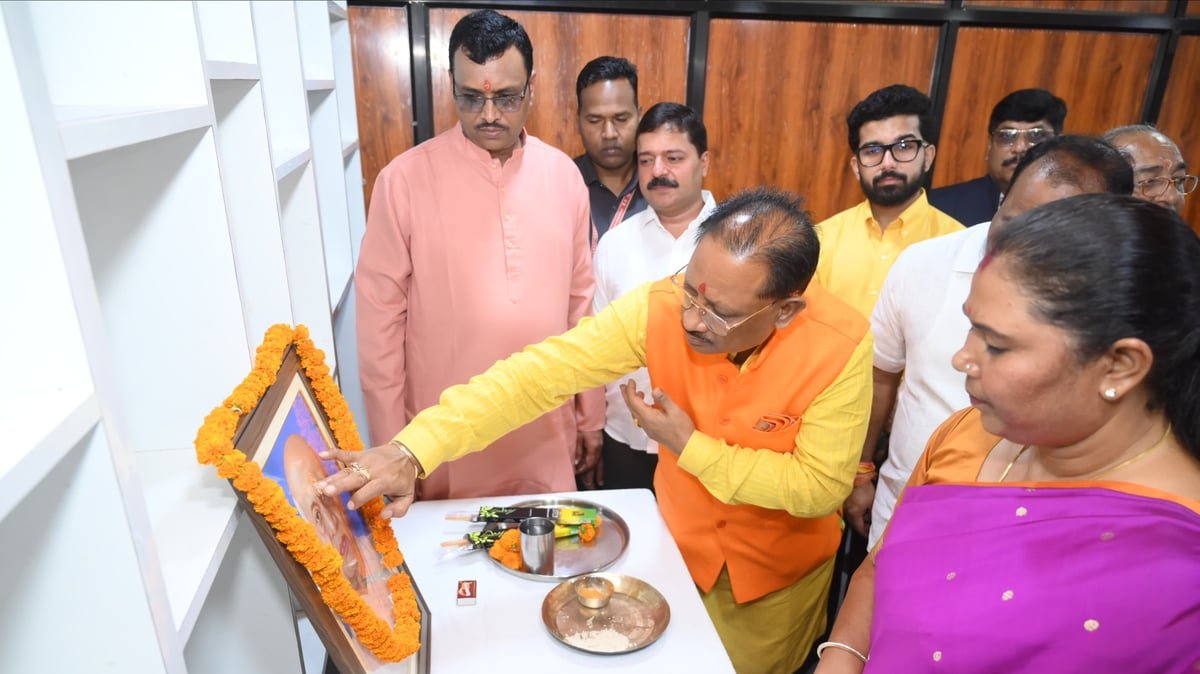 Chhattisgarh: CM Vishnu Deo Sai Pays Tribute To Sardar Vallabhbhai Patel On His 150th Birth Anniversary