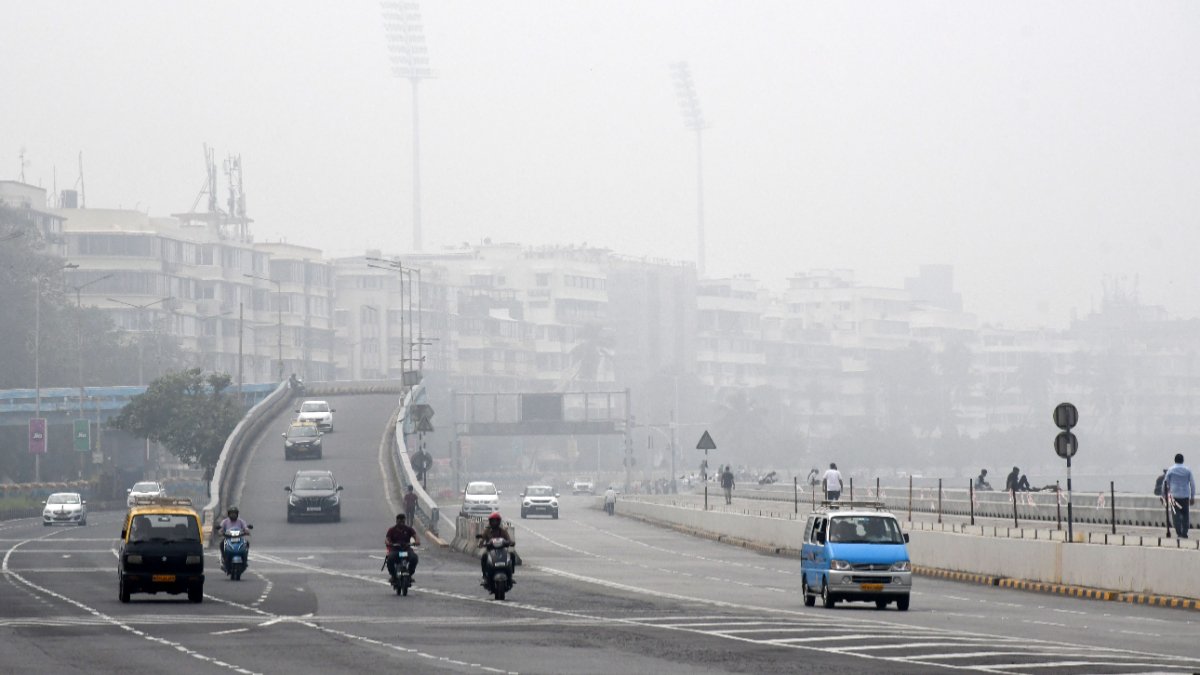 Mumbai Weather Update: Temperatures Soar 4 Degrees Above Normal Amid Haze And Deteriorating Air Quality