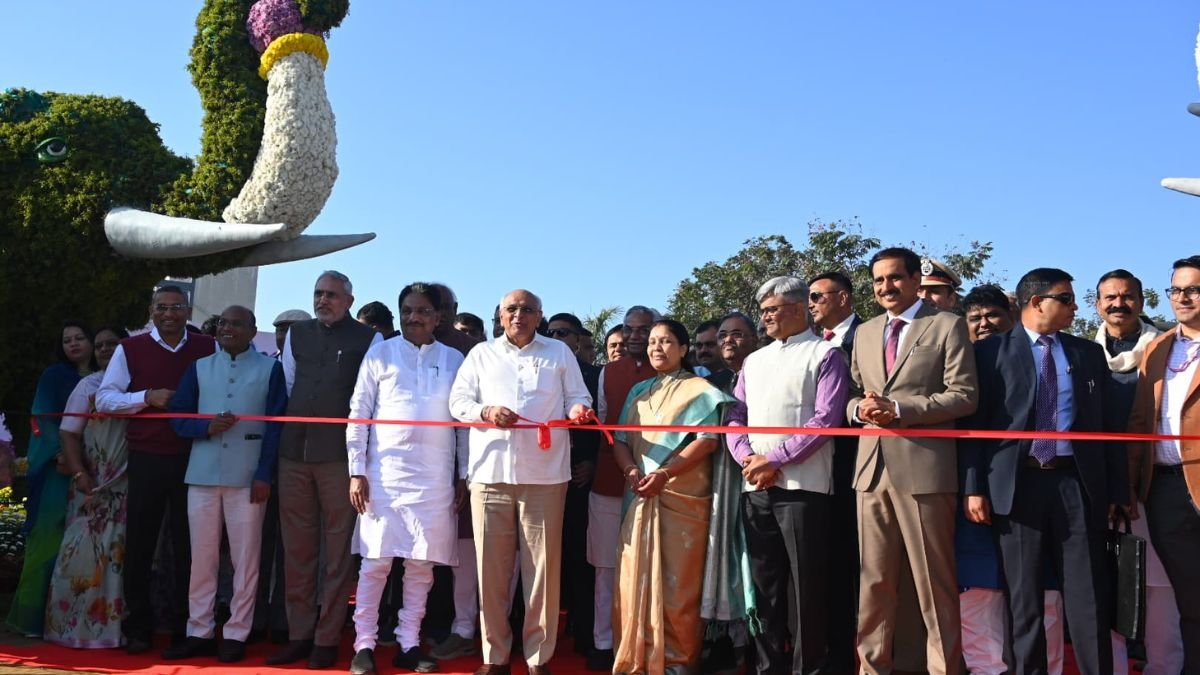 Gujarat CM inaugurated the ‘Ahmedabad International Flower Show 2025