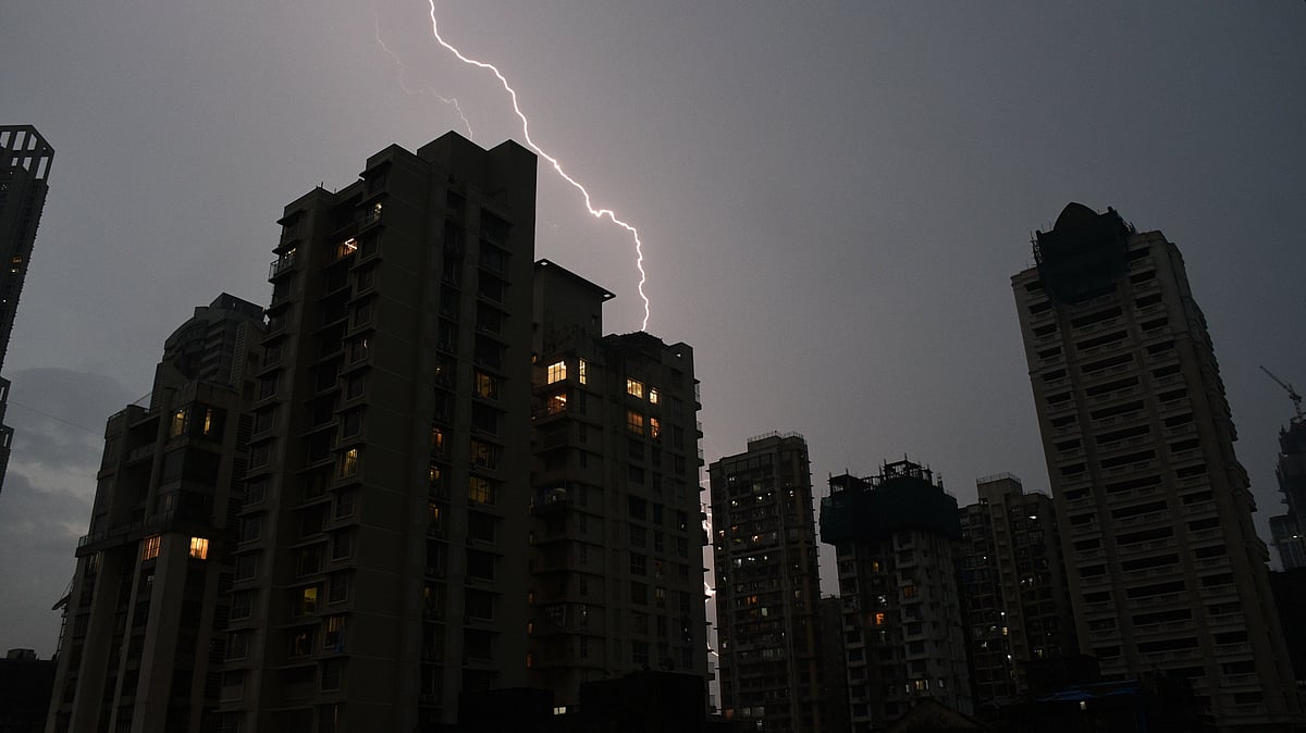 Bengaluru Weather: Cyclone Ditawah To Bring Moderate Rainfall On Saturday; IMD Issues Yellow Alert