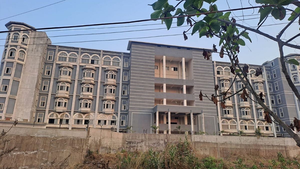Palghar News: Trauma Care Centre In Manor Stalled For 2 Years Over ₹21 Crore Pending Contractor Payment