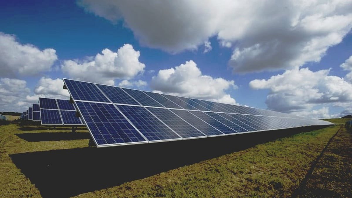 Investors Bet On Renewable Energy Stocks As Oil Crisis Deepens Due To Iran War