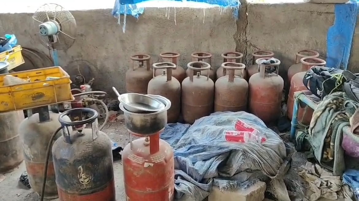 Major LPG Scam Unearthed In Palghar, Domestic Gas Diverted For Commercial Use