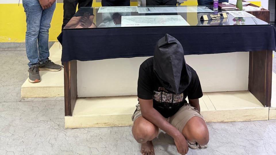 Beed: Inter-State Burglar Arrested In Mobile Shop Theft, Multiple Cases Solved